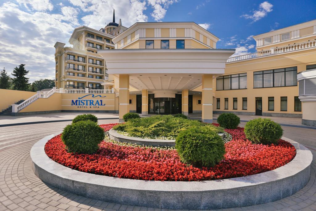 M'Istra'L Hotel & Spa Rozhdestveno  Buitenkant foto